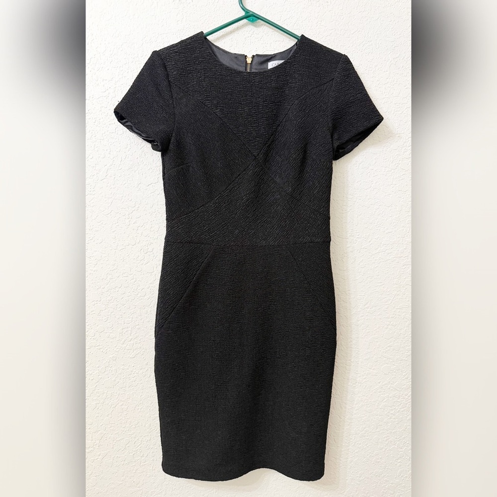 Carmen Marc Valvo Black Short-Sleeve Textured Sheath Dress - 8